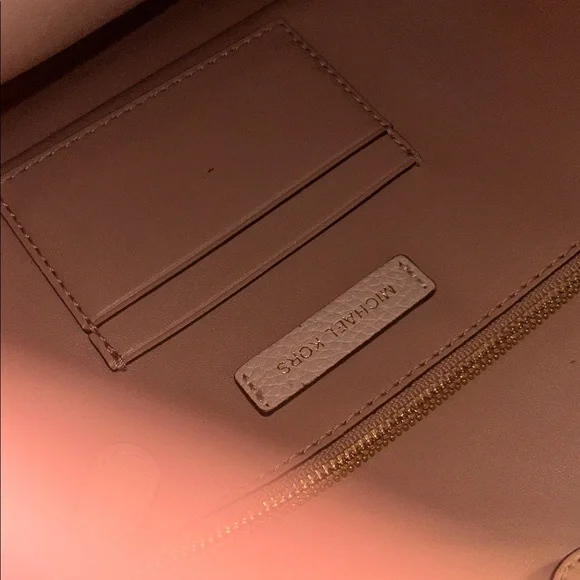 Michael Kors Tan Tote Bag - Picture 2 of 9